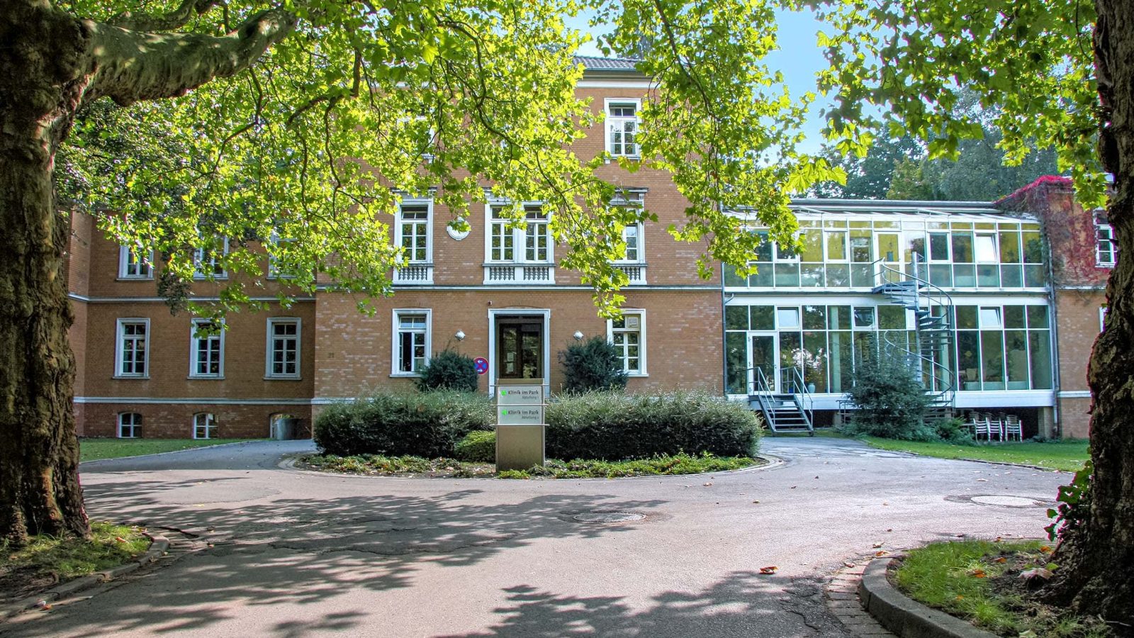 Klinik-im-Park-Eingang