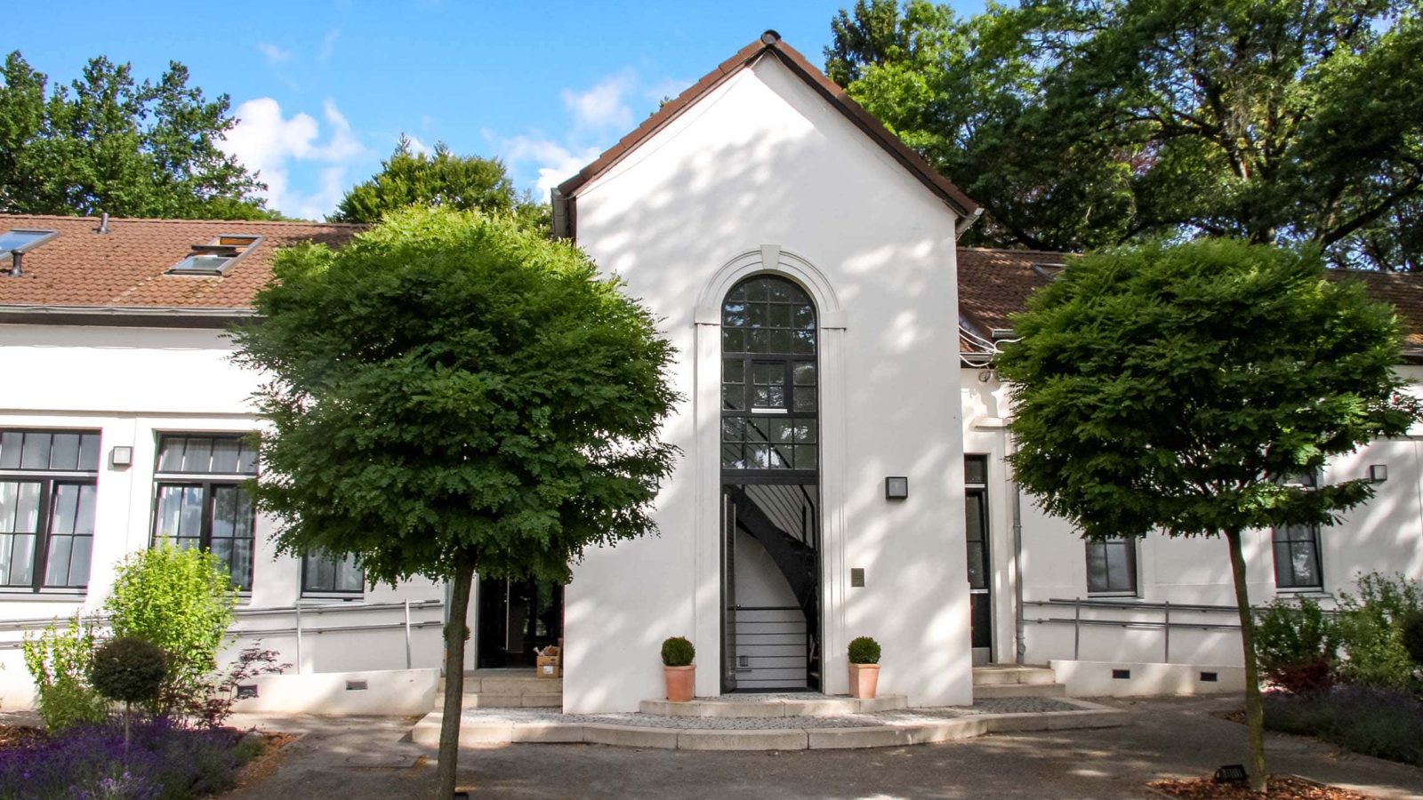 Klinik-Trauma-Psychotherapie-Koethenwald-Eingang