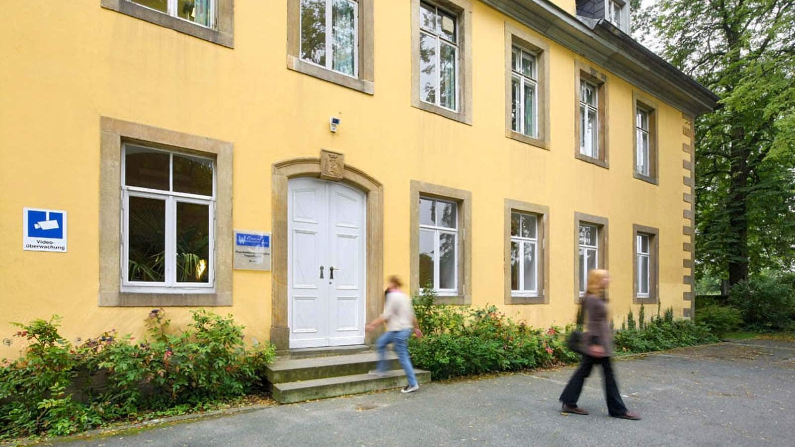 Tagesklinik-Maenner-Eingang